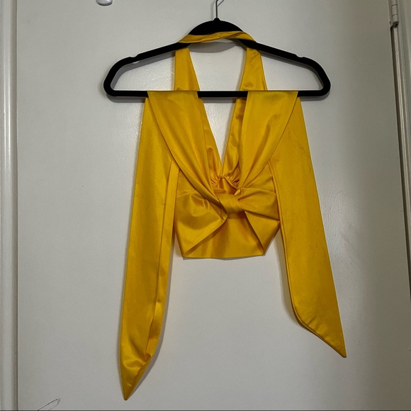 Crop top - Picture 2 of 4